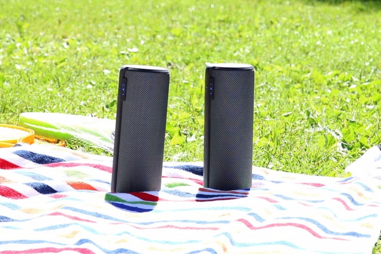 UE Megaboom bærbar høyttaler er vannavstøtende, har god batteritid og passer pefekt i veska.