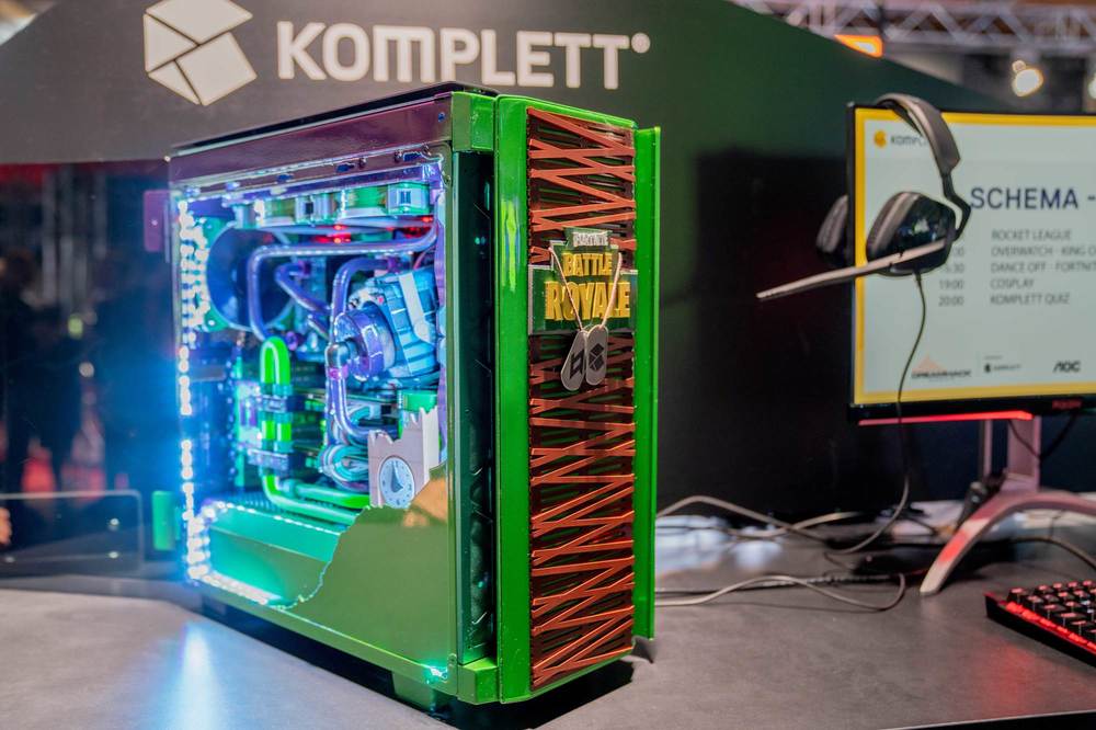 Mercomods har brukt tre uker på å bygge denne PC-en med Fortnite-detaljer