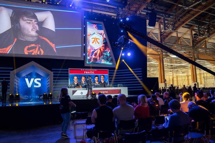 Här är e-sportlaget Fnatic, en av de största höjdpunkterna under DreamHack Summer.