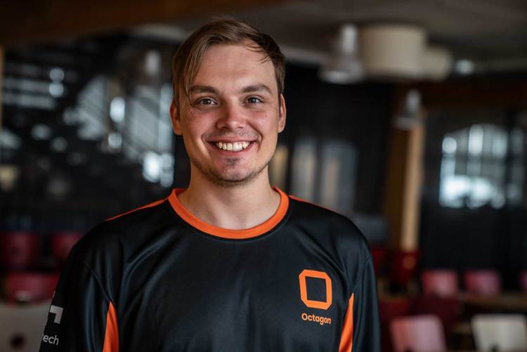 Joachim Haraldsen och ”Octagon” är redo för att ta e-sportvärlden med storm.
