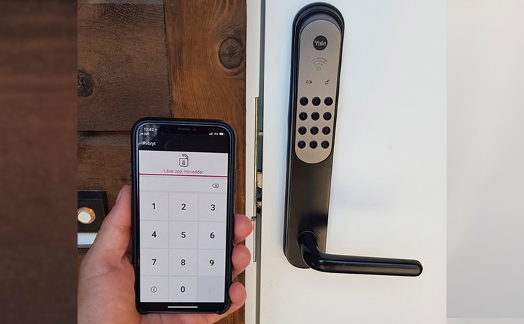 Lås upp dörren hemma, även när du är utomlands.