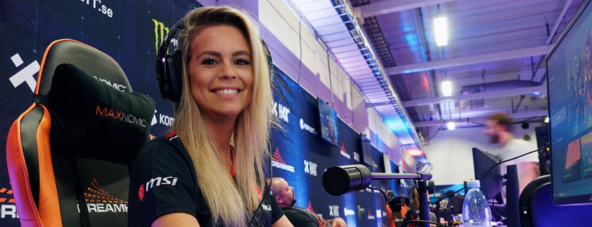 Här streamar Emilie direkt från världens största datorfestival.