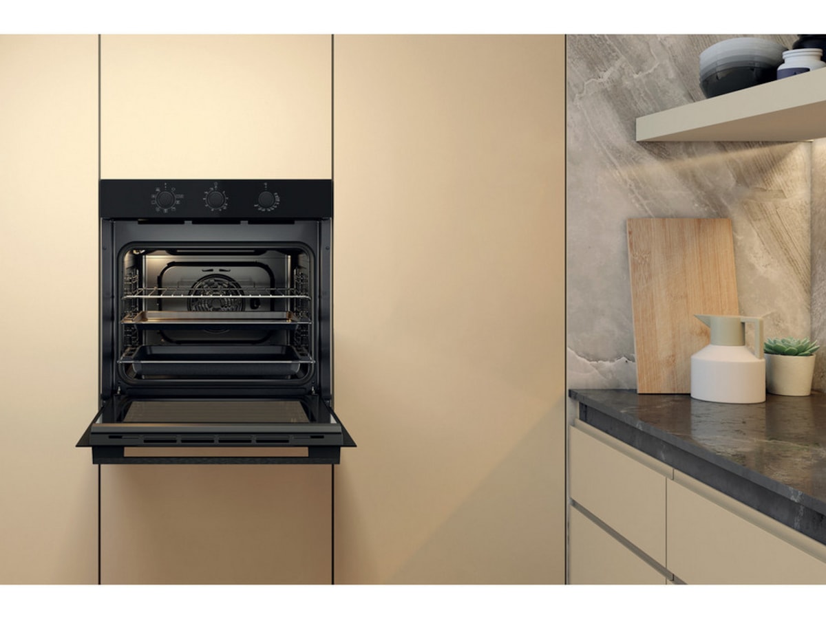 Whirlpool OMK38HU0B integrerad ugn (svart) Ugn