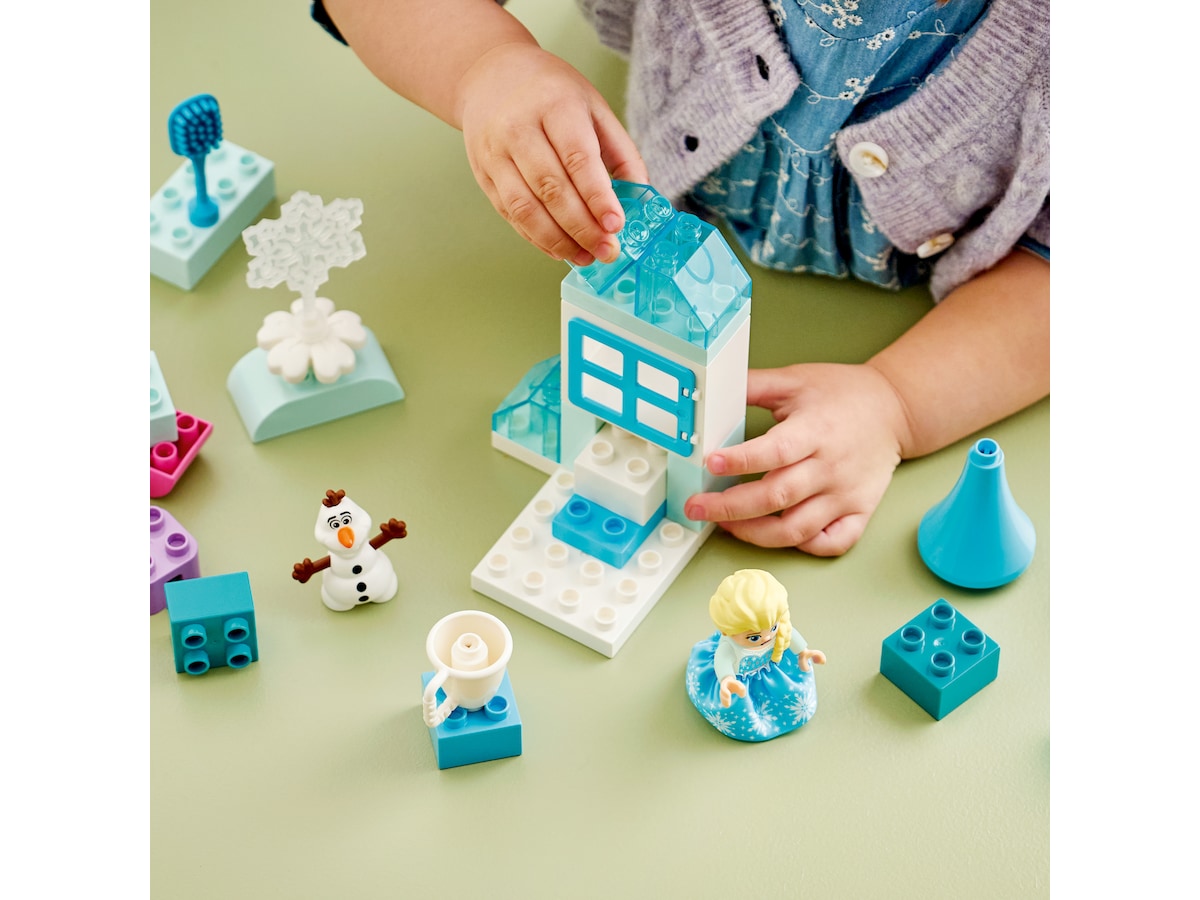 I need the product description to create the title. The content field is empty. LEGO