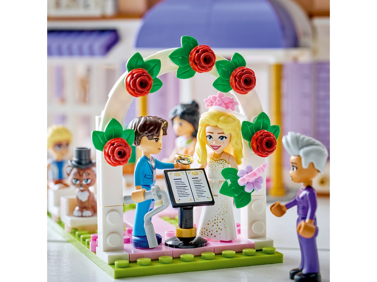 LEGO Friends Heartlake Citys Grand Hotel 42704 LEGO
