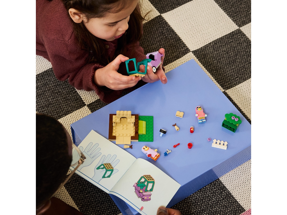 LEGO Bluey Mormödrarna Bingo och Bluey 11216 LEGO