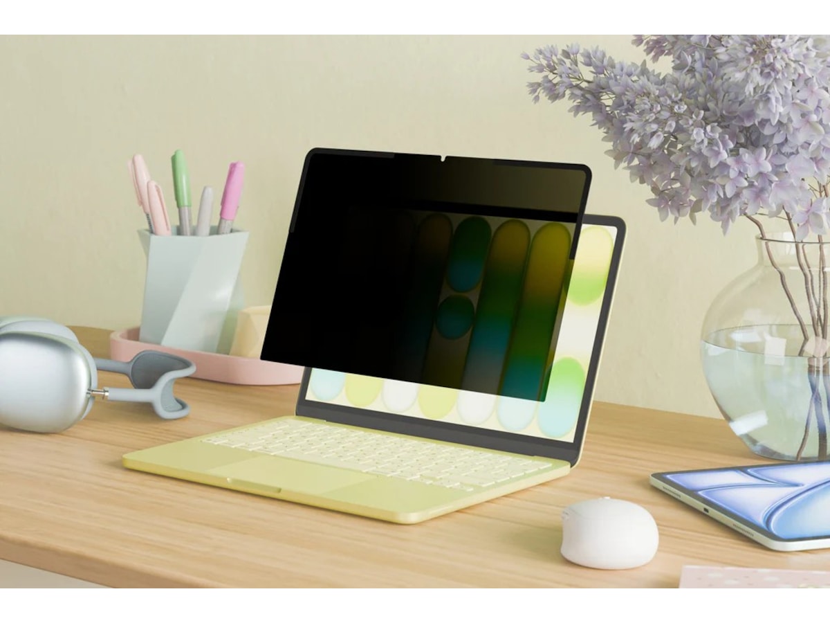 Hyper HyperShield Magnetic Privacy Screen MacBook Neo 13" Ryggsäck, väska och fodral