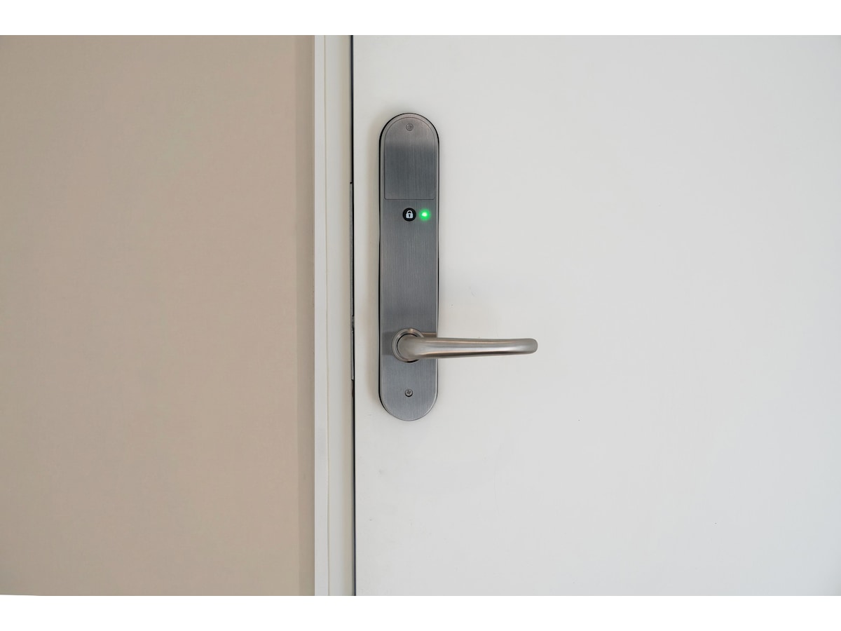 Yale Entrus smart dörrlås (borstat stål) Elektroniskt dörrlås