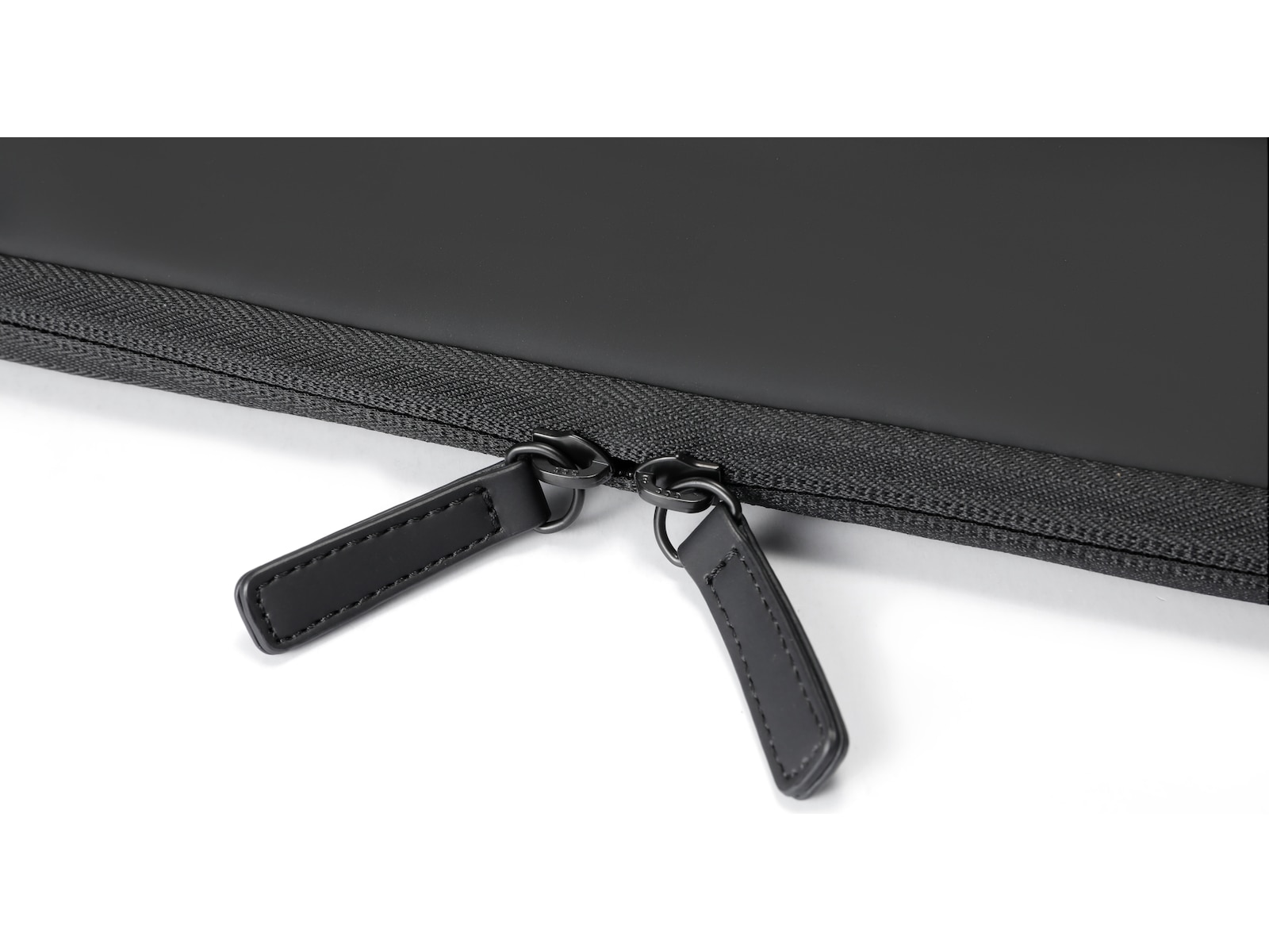 Andersson Laptop Sleeve 16" PU-läder (svart) Ryggsäck, väska och fodral
