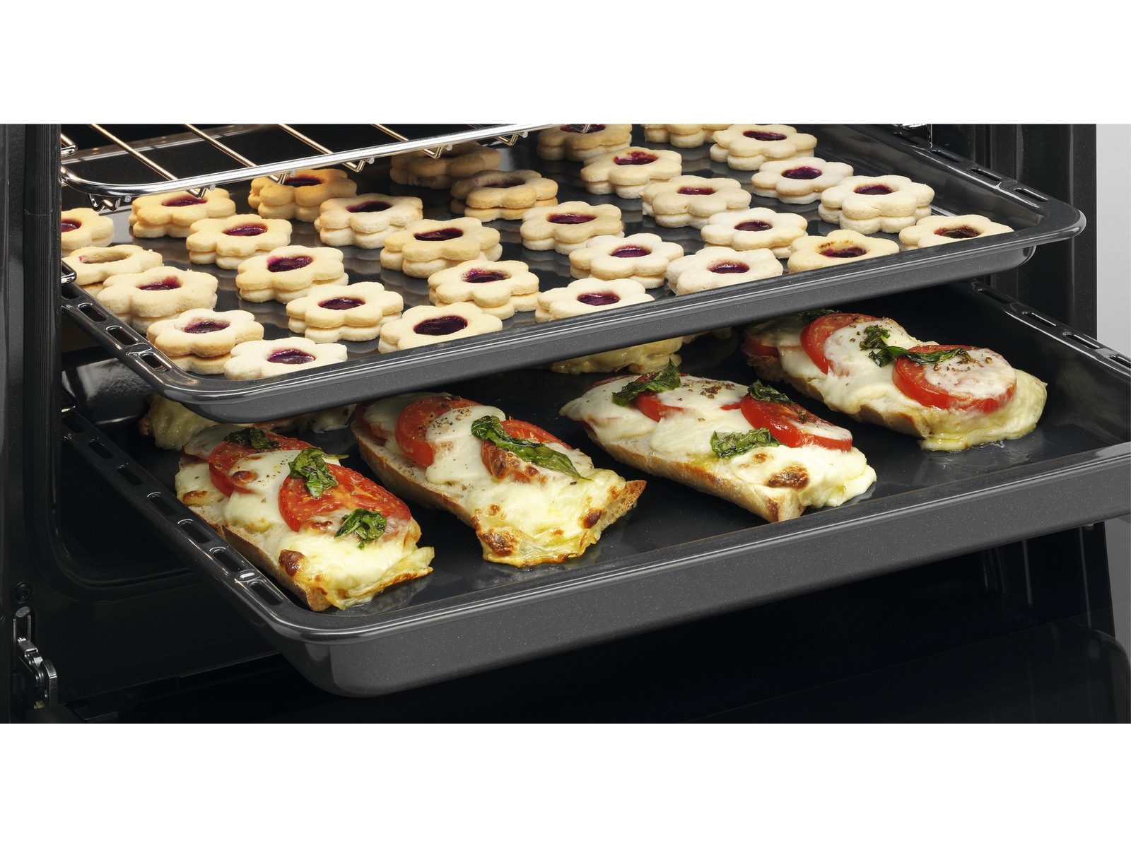 Electrolux 600 SteamBake induktion 60 cm pyrolys (vit) Spis
