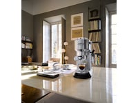 DeLonghi Dedica Style EC685.BK Manuell Espressomaskin (svart) Espressomaskiner