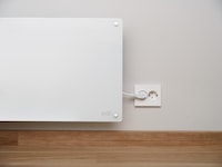 Mill Glass Smart WiFi Gen 4 700W (vit) Panelelement