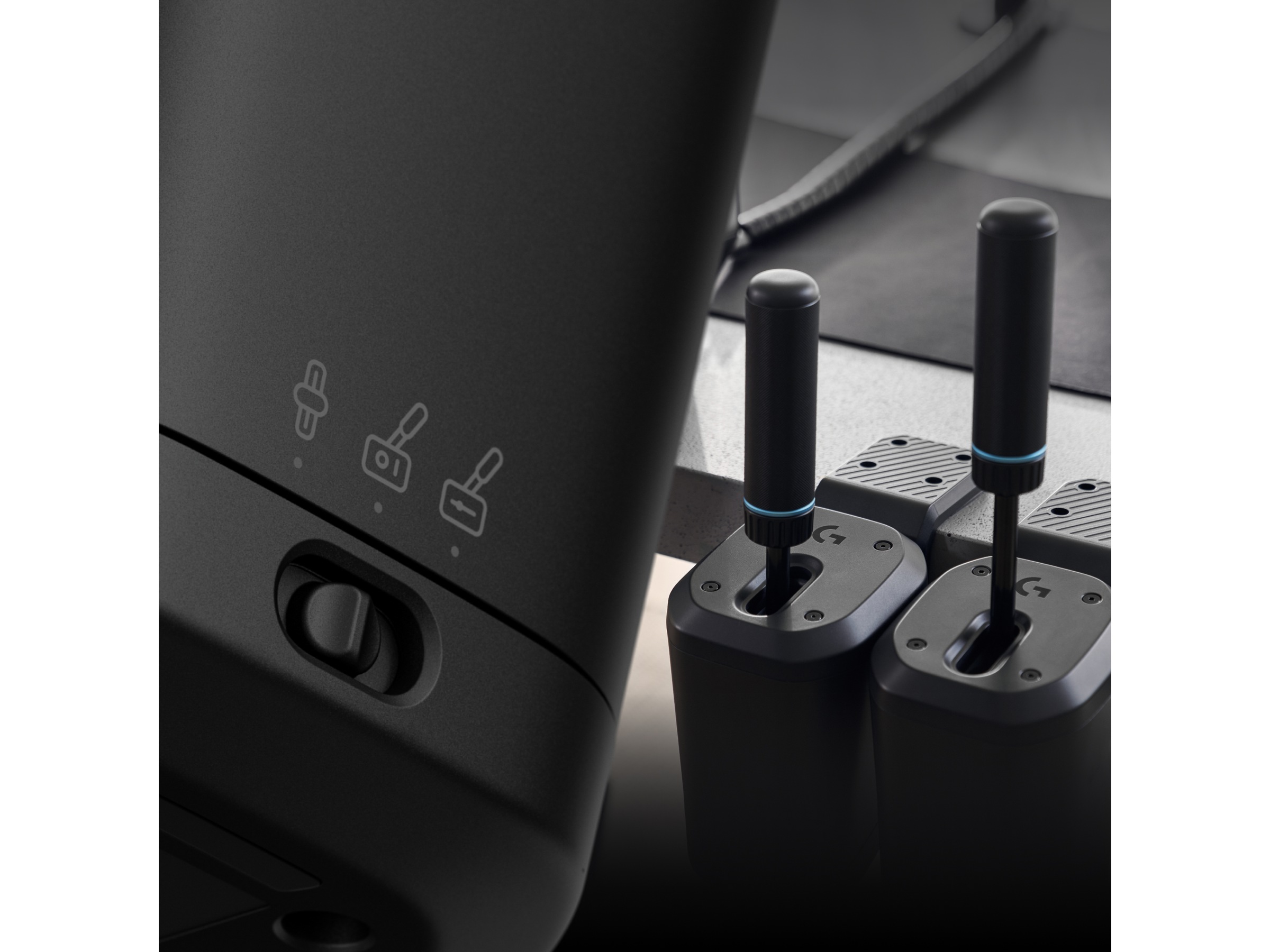 Logitech RS Shifter & Handbrake Ratt och pedaler