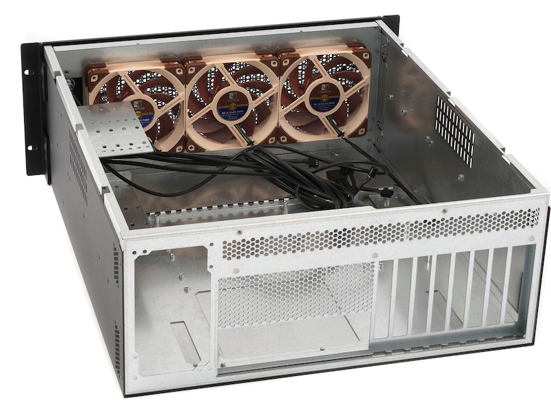 Sliger CX4200a 4U Chassis -B-Grade Demo övrigt