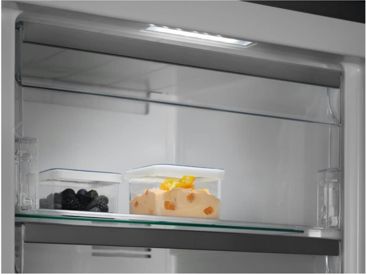 Electrolux 700 NoFrost Frysskåp EUE9NEX Frysskåp