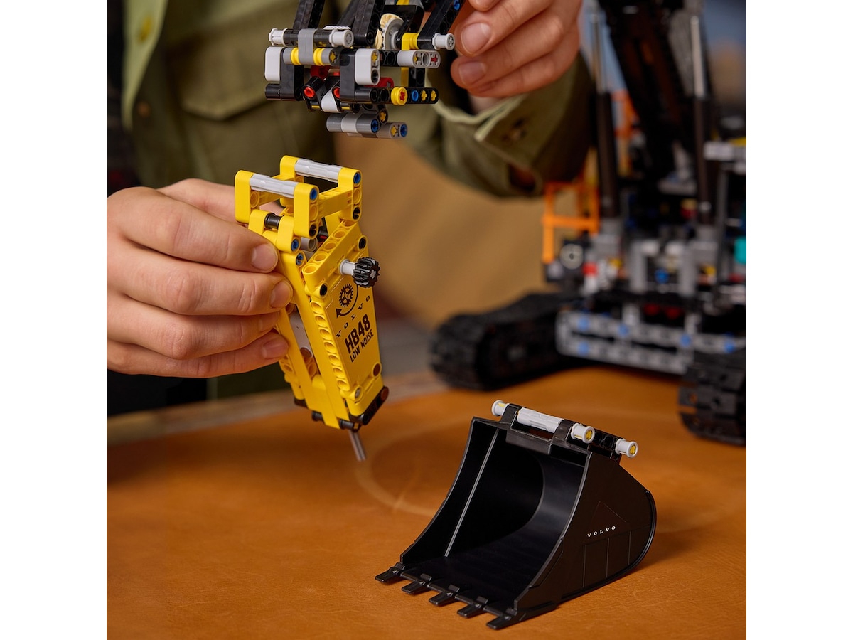 LEGO Technic Volvo EC500 Hybrid grävmaskin 42215 LEGO