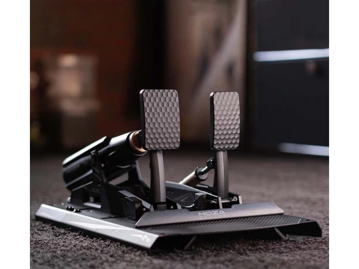 MOZA mBooster Active Pedal Set (med CRP2-gas) Ratt och pedaler