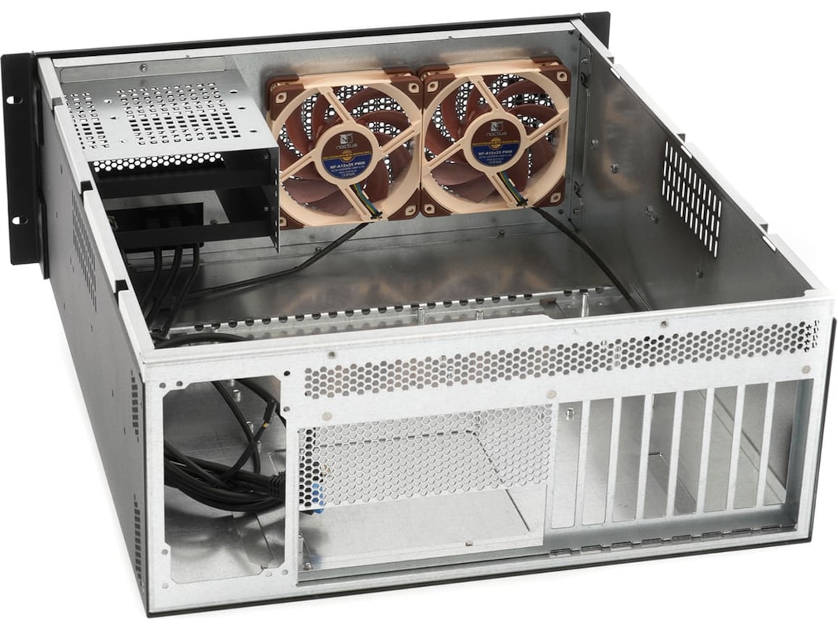 Sliger CX4200e 4U chassi -B-Grade Demo övrigt