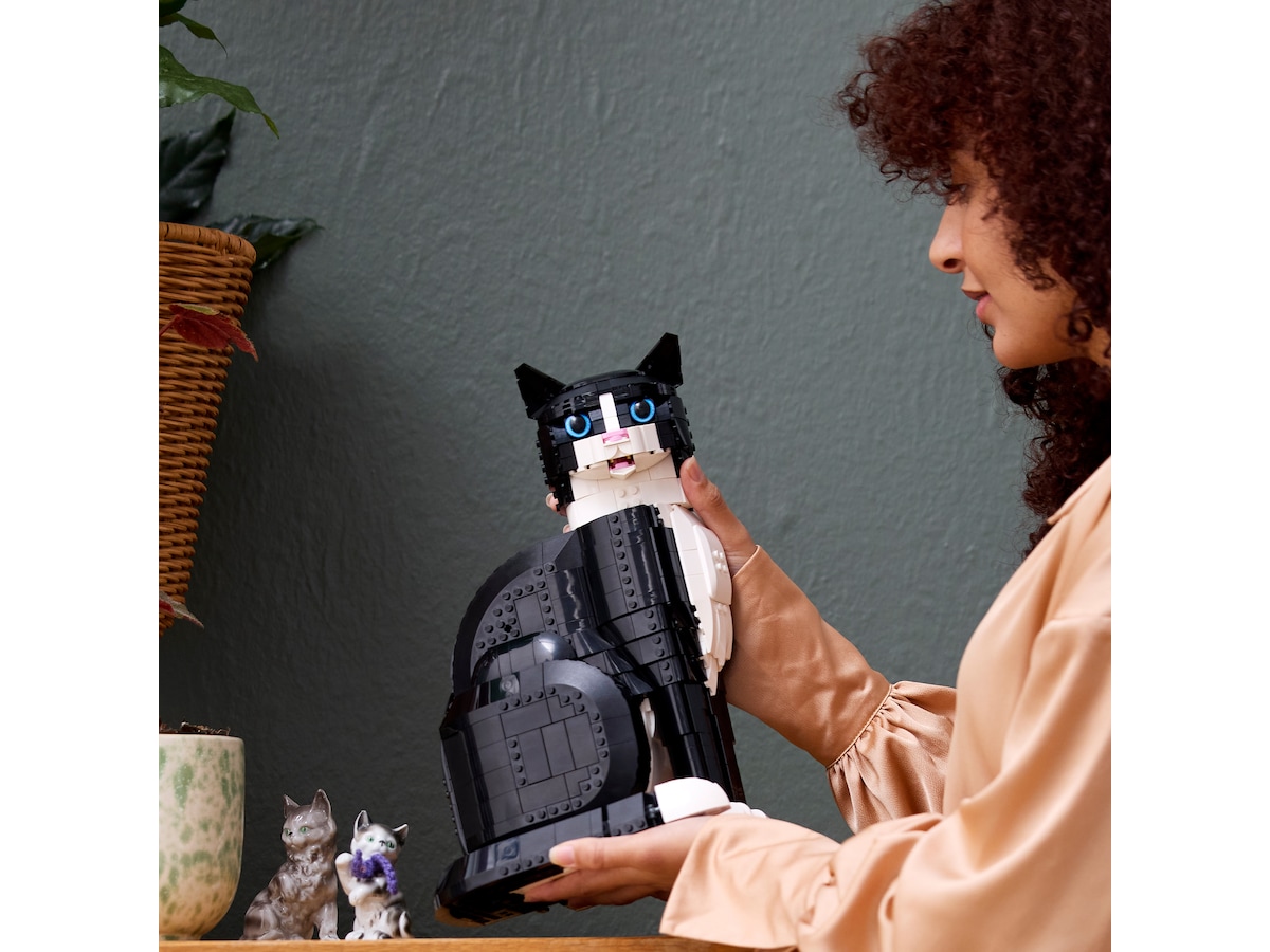 LEGO Icons svartvit katt 21349 LEGO