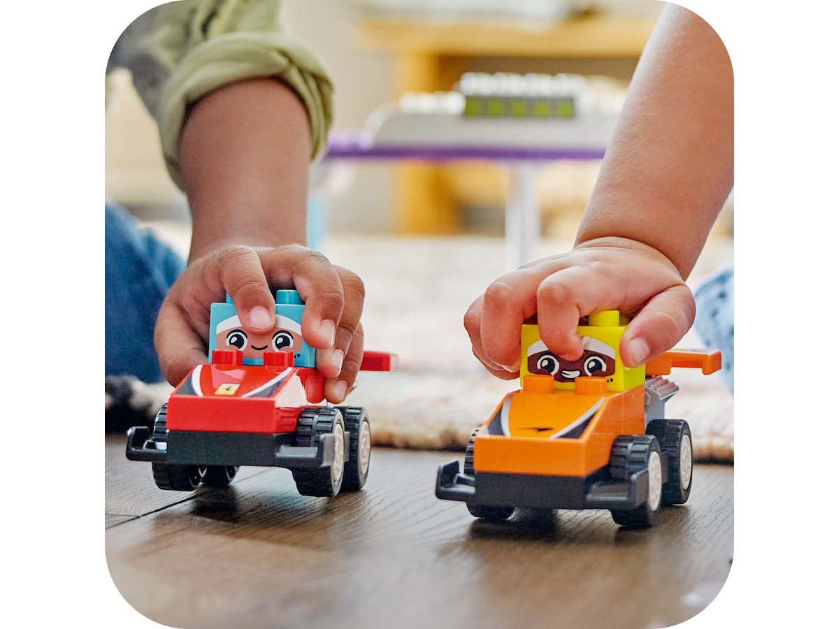 LEGO DUPLO Town F1 Team med racerbilar och förare 10445 LEGO