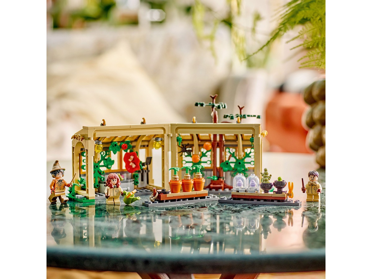 LEGO Harry Potter Hogwarts slott: lektion i örtlära 76445 LEGO