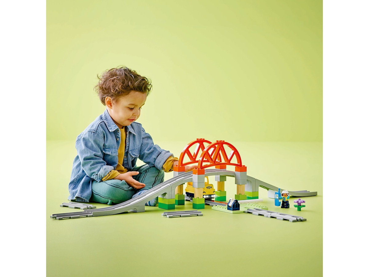 LEGO DUPLO Town tågbro och skenor – expansionsset 10426 LEGO