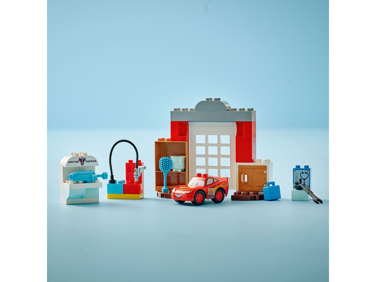LEGO DUPLO Disney McQueens besök i Docs garage 10456 LEGO