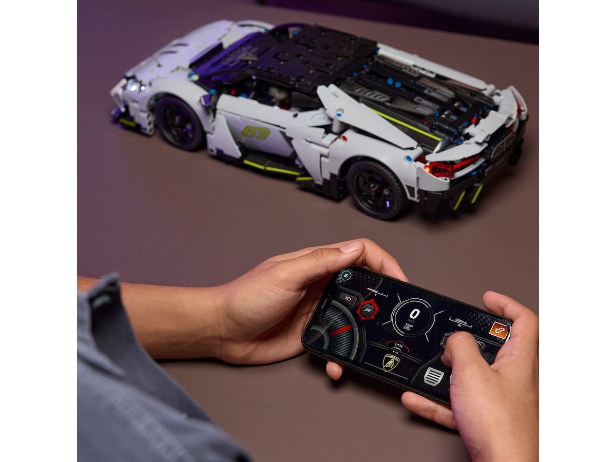 LEGO Technic Lamborghini Revuelto supersportbilen 42214 LEGO