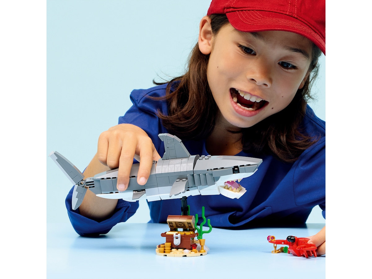 LEGO Creator vildsint haj med skattkista 31381 LEGO