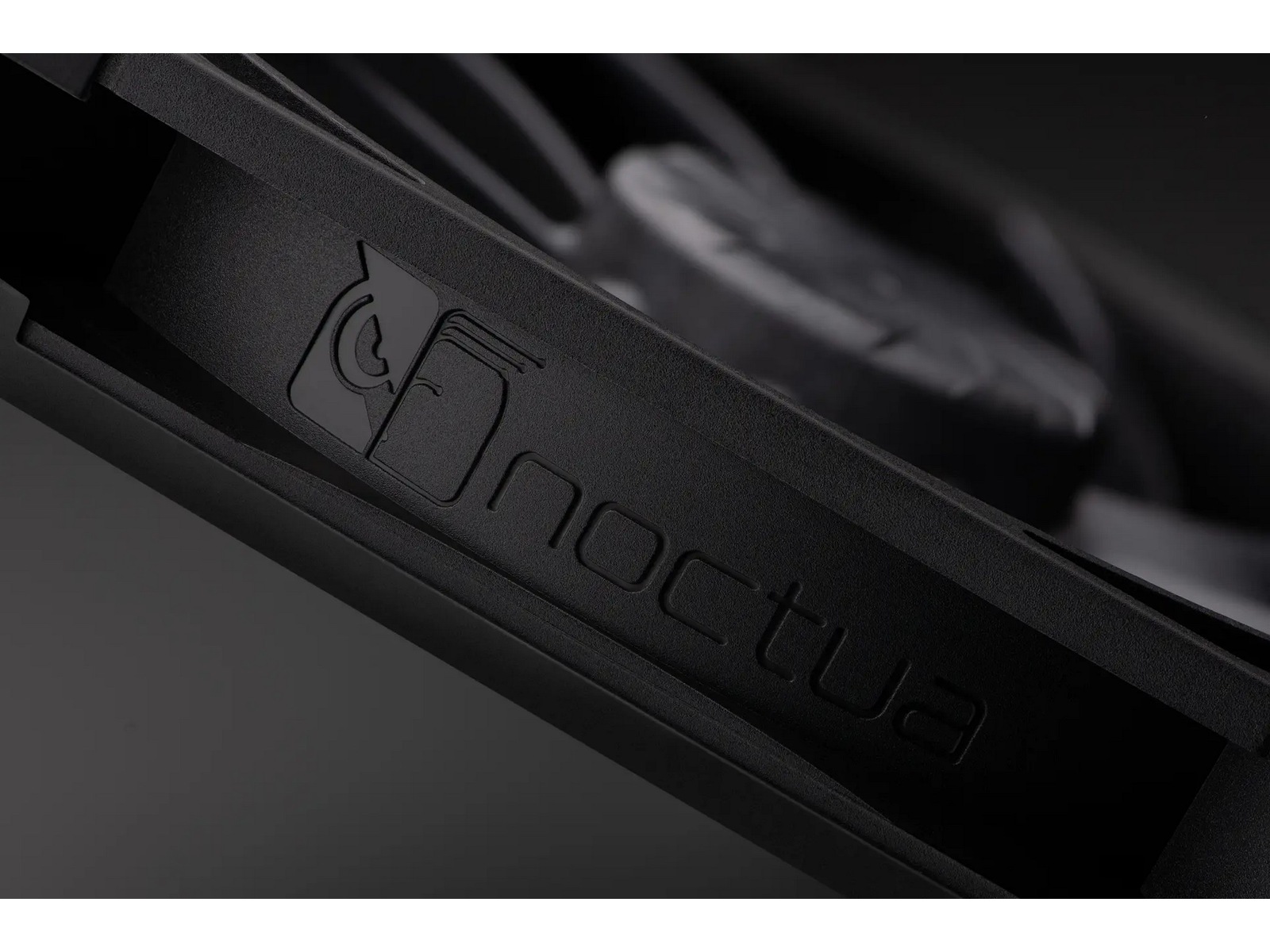Noctua NF-A14x25 G2 PWM chromax.black Fläkt Fläkt