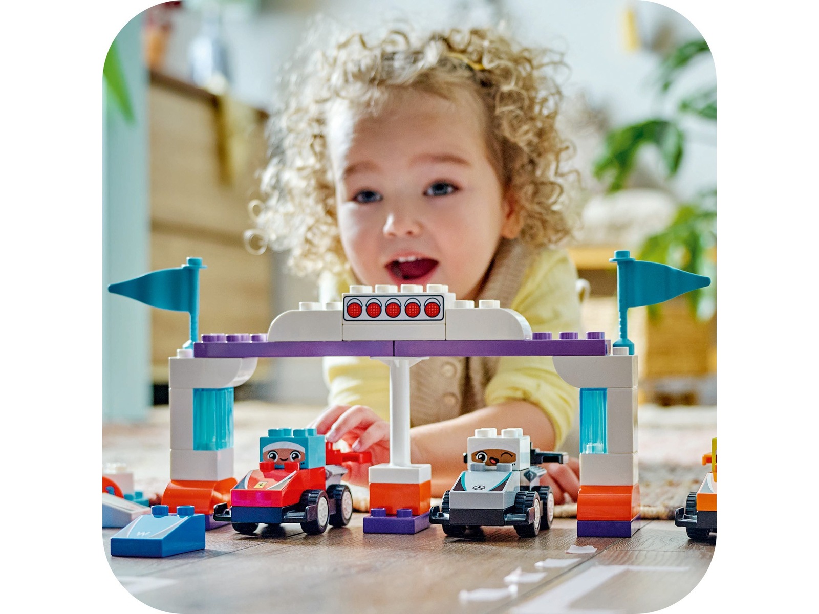 LEGO DUPLO Town F1 Team med racerbilar och förare 10445 LEGO