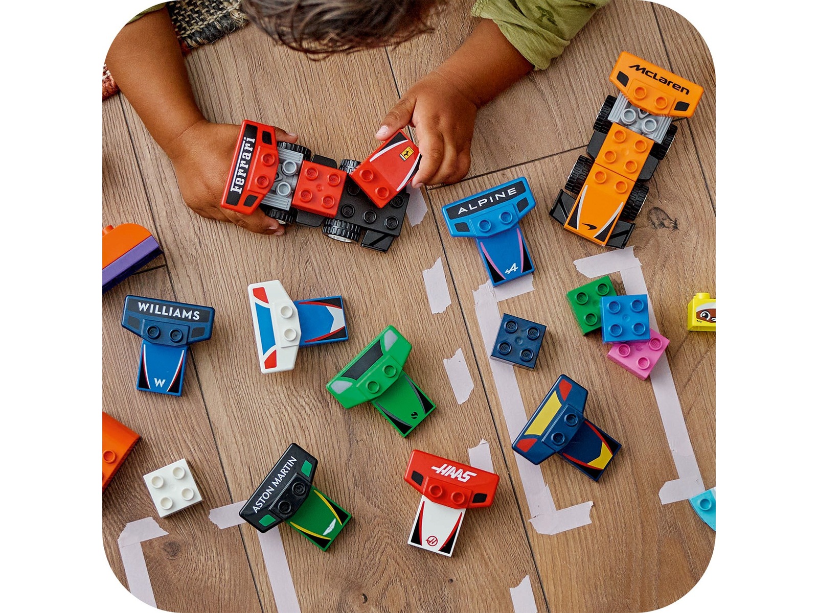 LEGO DUPLO Town F1 Team med racerbilar och förare 10445 LEGO