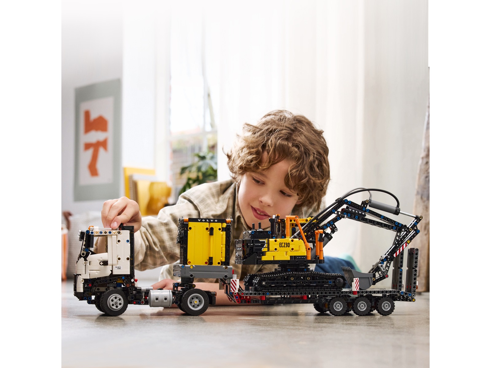 LEGO Technic Volvo FMX lastbil & EC230 elektrisk grävmaskin 42175 LEGO
