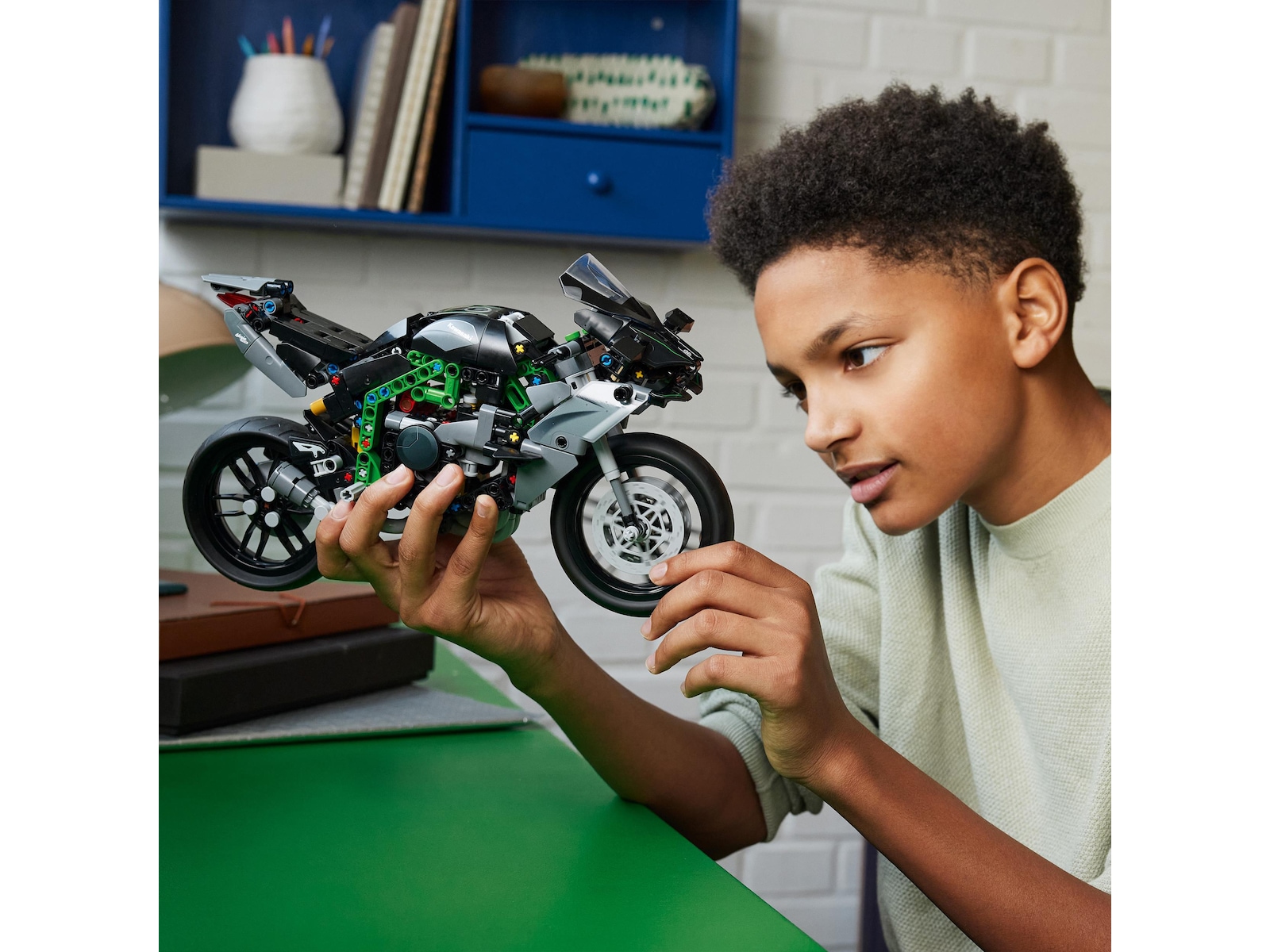 LEGO Technic Kawasaki Ninja H2R motorcykel 42170 LEGO