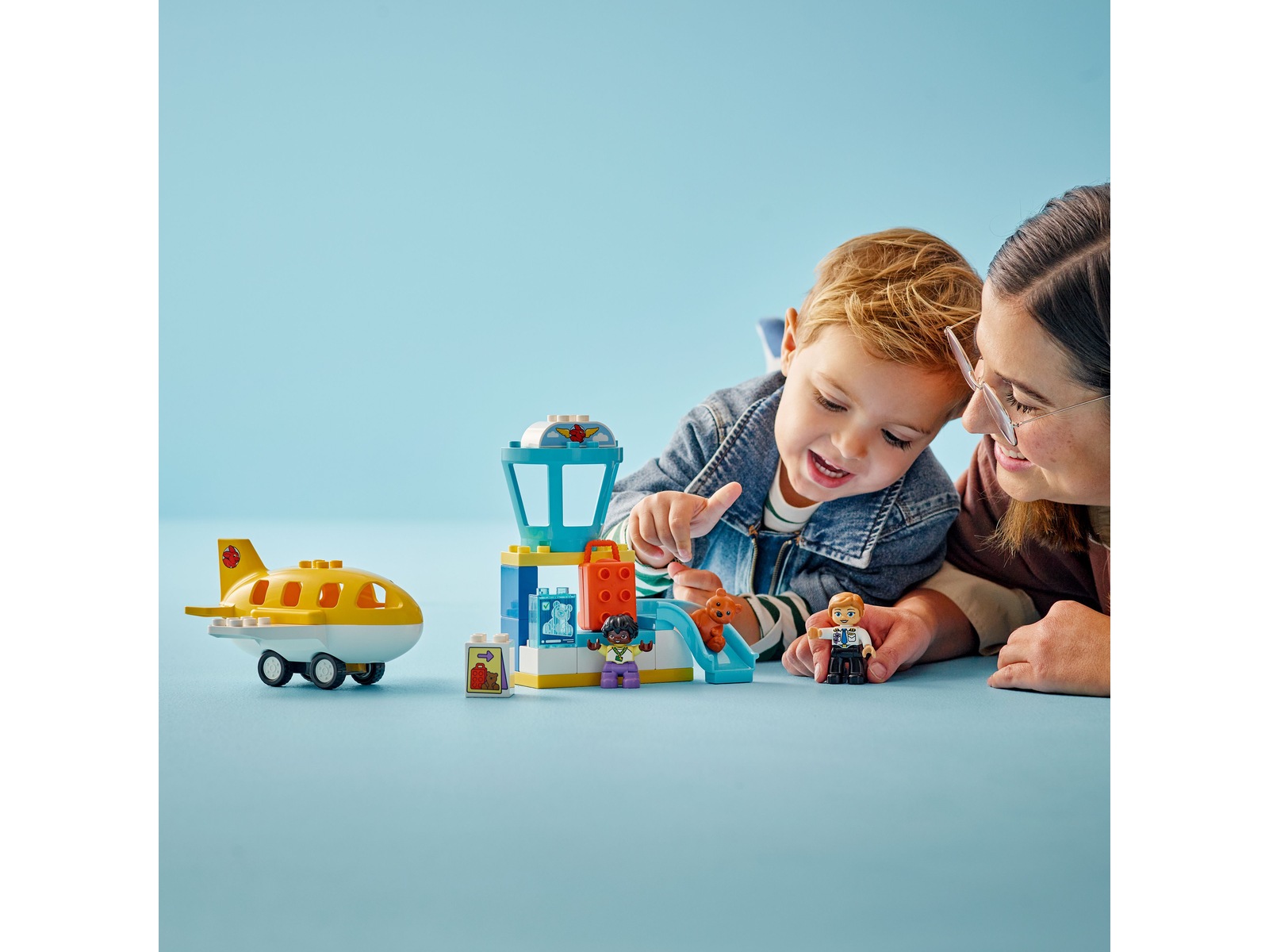 LEGO DUPLO Town första gången på flygplatsen 10443 LEGO
