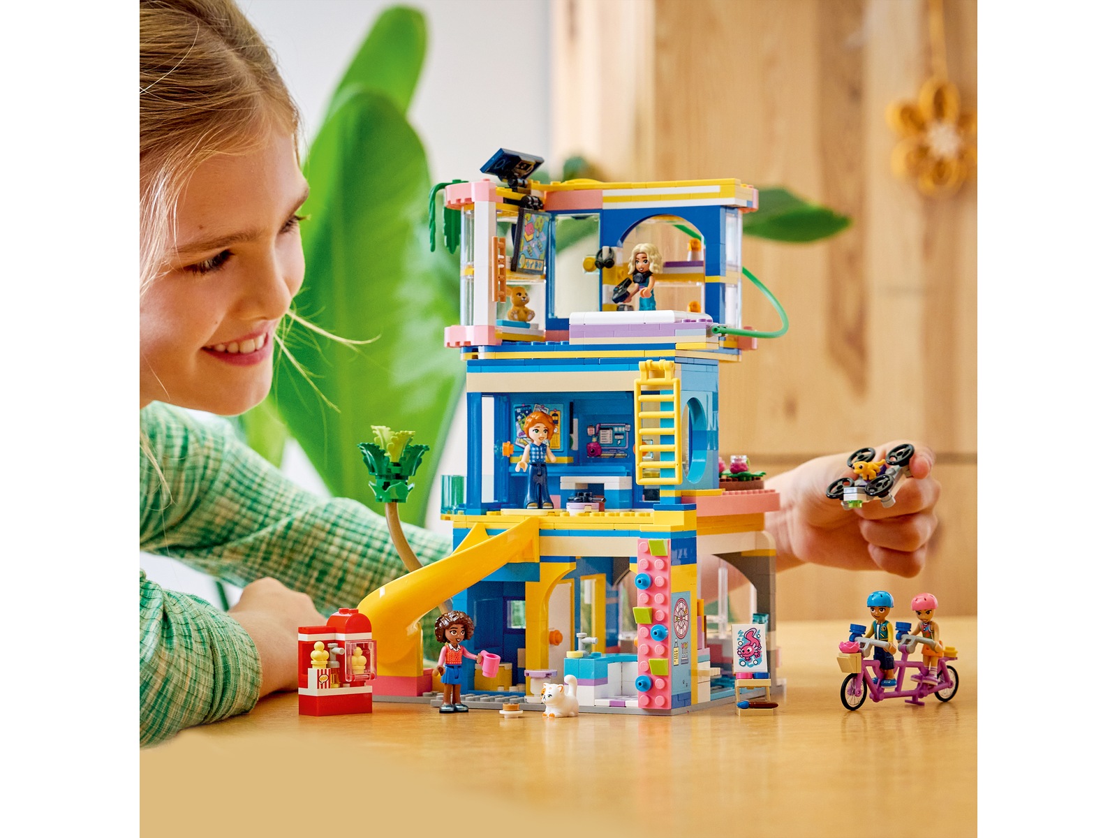 LEGO Friends vännernas klubbhus i Heartlake City 42689 LEGO