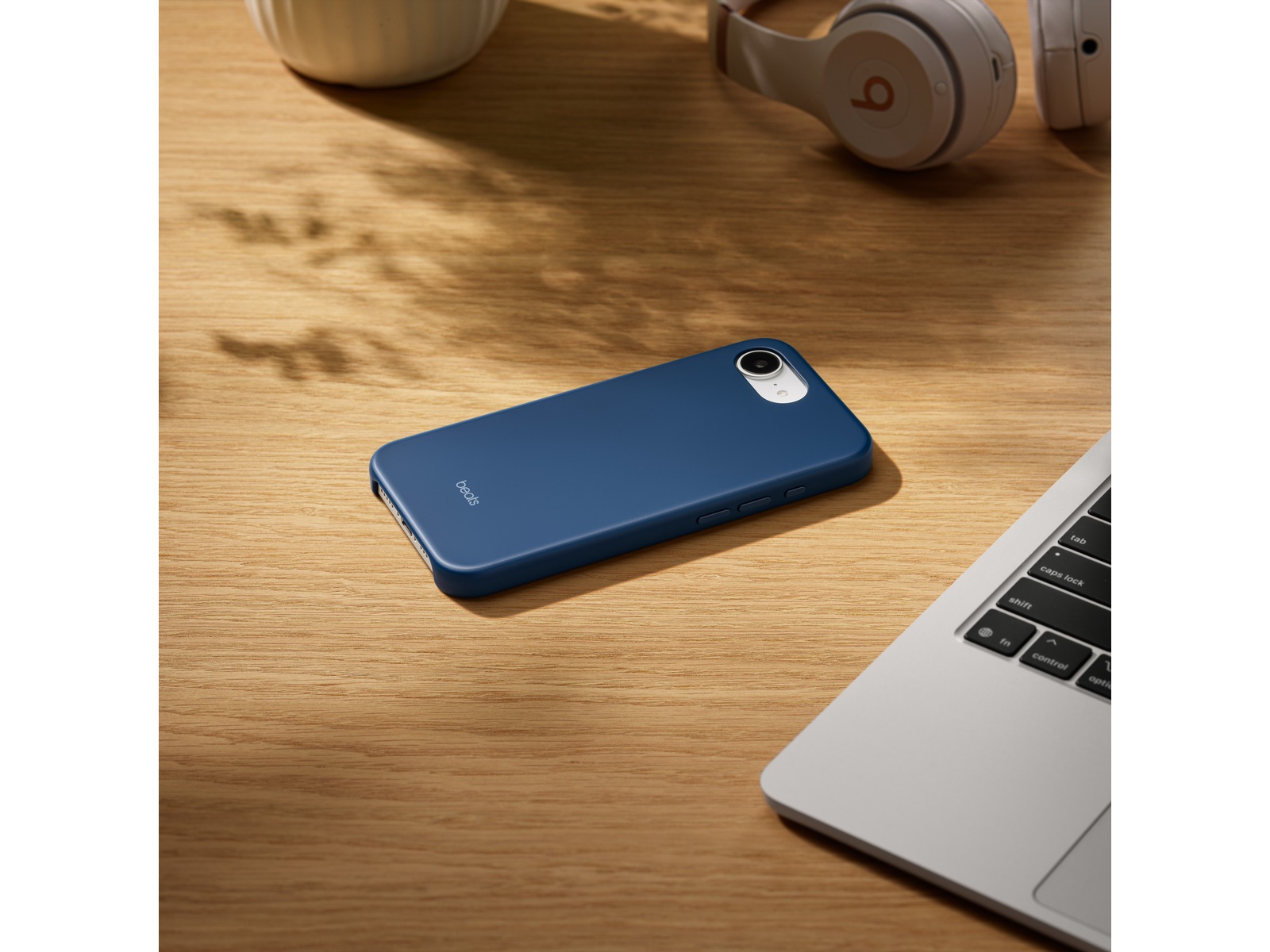 Apple iPhone 17e Beats-fodral (blå berggrund) Mobilskal
