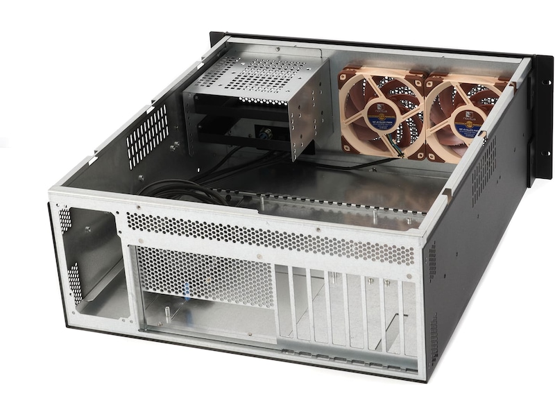 Sliger CX4200e 4U chassi Rackskåp