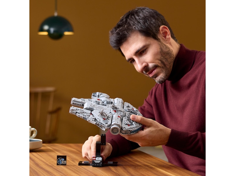 LEGO Star Wars Millennium Falcon 75375 LEGO