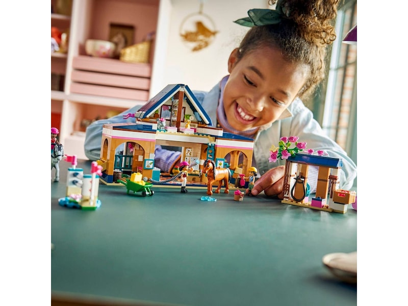 LEGO Friends 42688 häststall och ridskola LEGO