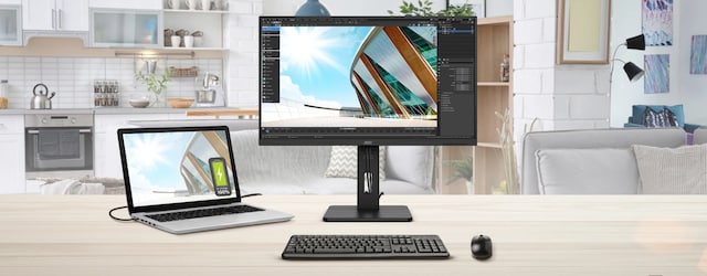AOC U32P2CA Office setup