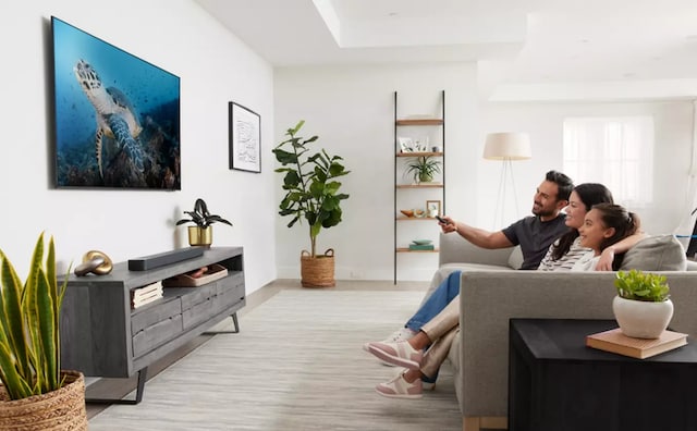 Dolby Atmos® og MultiBeam™ Surround Sound