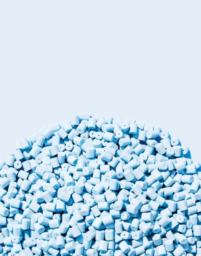 Tillverkad av 42 % återvunnet material*