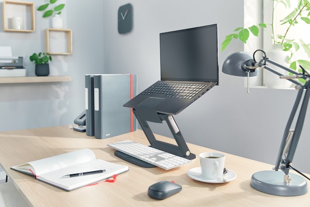 Leitz Ergo bärbar datorstöd